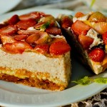 Фруктово-ореховый торт с ягодами «Клубничная феерия»