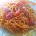 Тыквенное спагетти с помидорами черри
