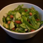 Зеленый салат с арахисом